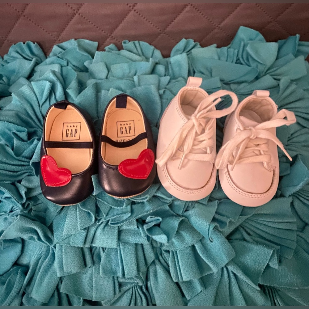 2 pair of baby 0-3 months shoes